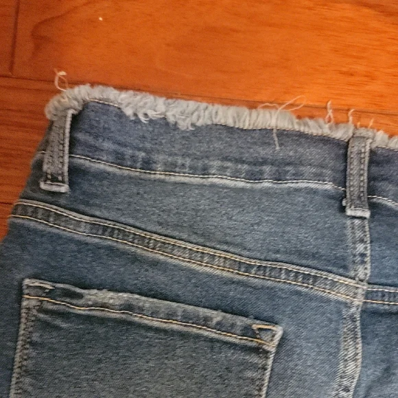 KanCan Frayed Hem Blue Jean Shorts - Picture 8 of 8